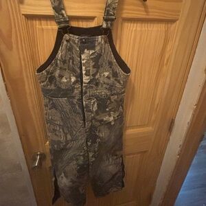 Wolf Mountain Youth Medium Bibs